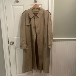 Brooks Brothers Tan Trench Coat with Removable Wool Lining and Belt Men’s 44 Reg